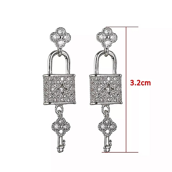 STERLING SILVER BLOSSOM LOCK KEY EARRINGS - Picture 11 of 11